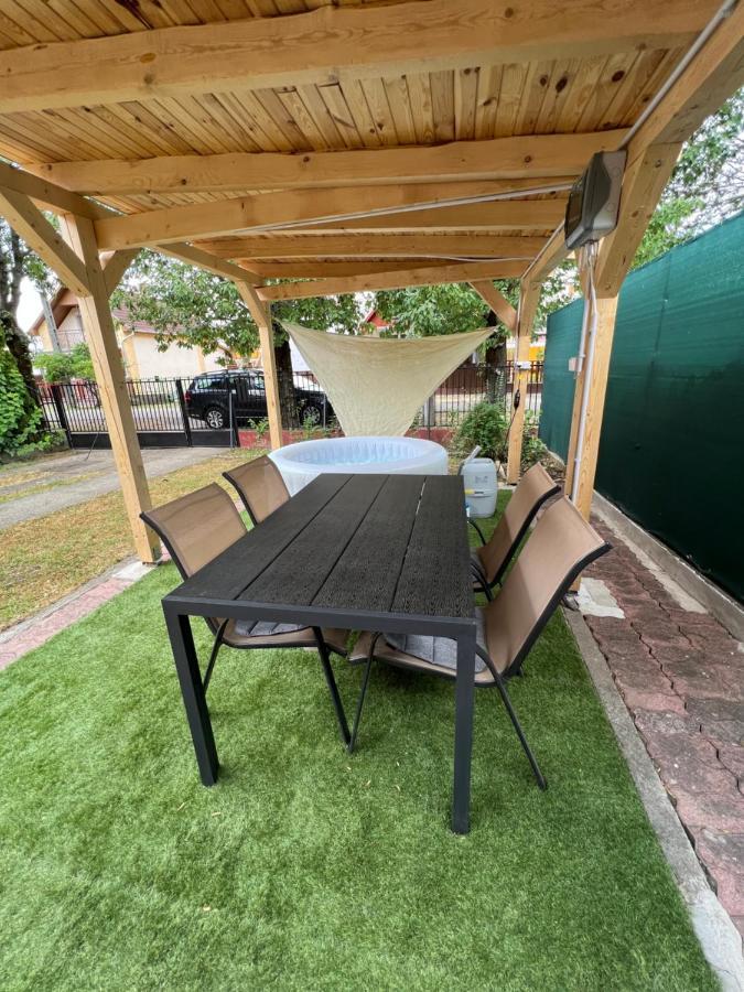 Sparkling Time Apartman ハイデゥソボスロー エクステリア 写真